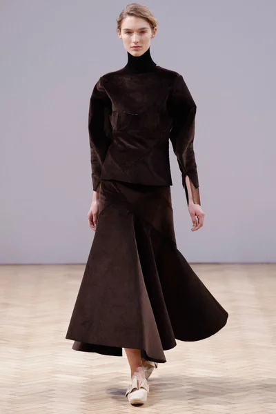 Look 28